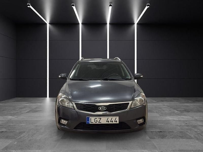 Begagnad Kia Ceed Sportswagon 128 HK (94 kW) 2011 Grå Kombi