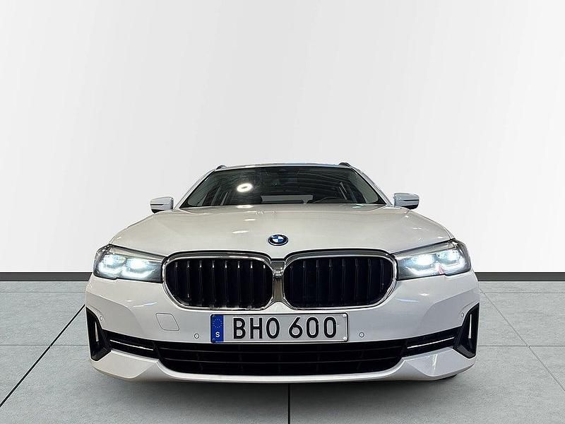 Begagnad BMW 530e 293 HK (215 kW) 2022 Vit Kombi