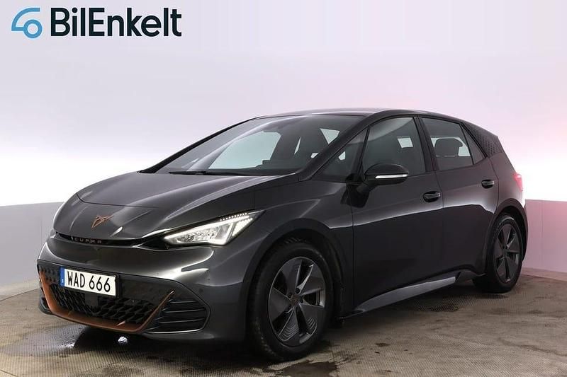 Begagnad Cupra Born 150 kW (204 HK) 2023 Halvkombi