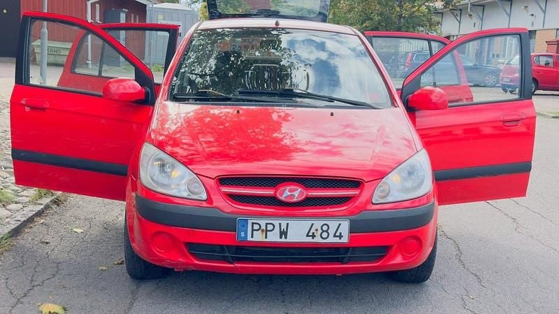 Röd Begagnad 2006 Hyundai Getz Halvkombi | 18 000 kr (Marknadspris) - Bild 1/4