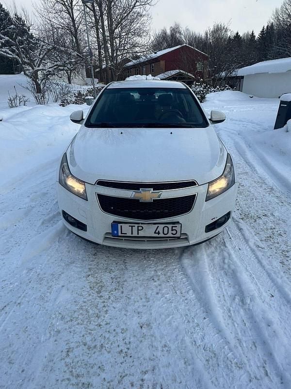 Begagnad Chevrolet Cruze 124 HK (91 kW) 2011 Vit metallic