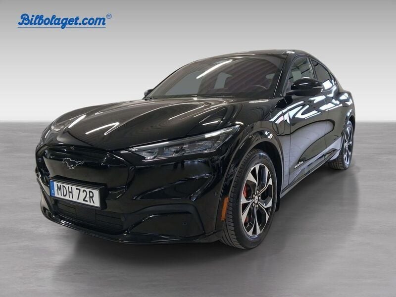 Svart Begagnad 2021 Ford Mustang Mach-E SUV | 399 800 kr (Marknadspris) - Bild 1/3