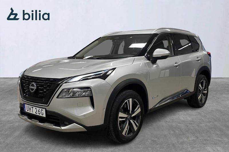 Silver Begagnad 2023 Nissan X-Trail Tekna SUV | 389 000 kr - Bild 1/4