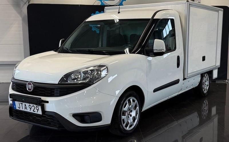 Vit Begagnad 2016 Fiat Doblò Minibuss | 64 900 kr (Bra pris) - Bild 1/4