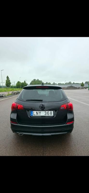 Begagnad Opel Astra 160 HK (117 kW) 2011 Kombi