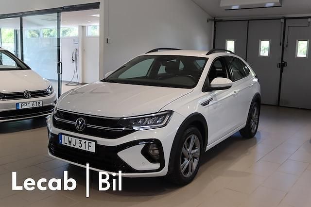 Vit (pure white) Begagnad 2022 VW Taigo R-line SUV | 219 500 kr (Marknadspris) - Bild 1/4