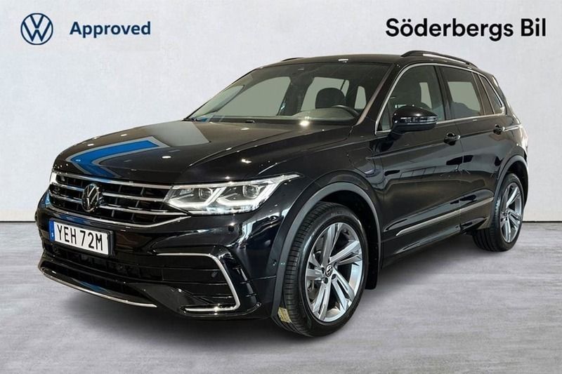 Svart Begagnad 2022 VW Tiguan R-line SUV | 364 900 kr (Marknadspris) - Bild 1/4