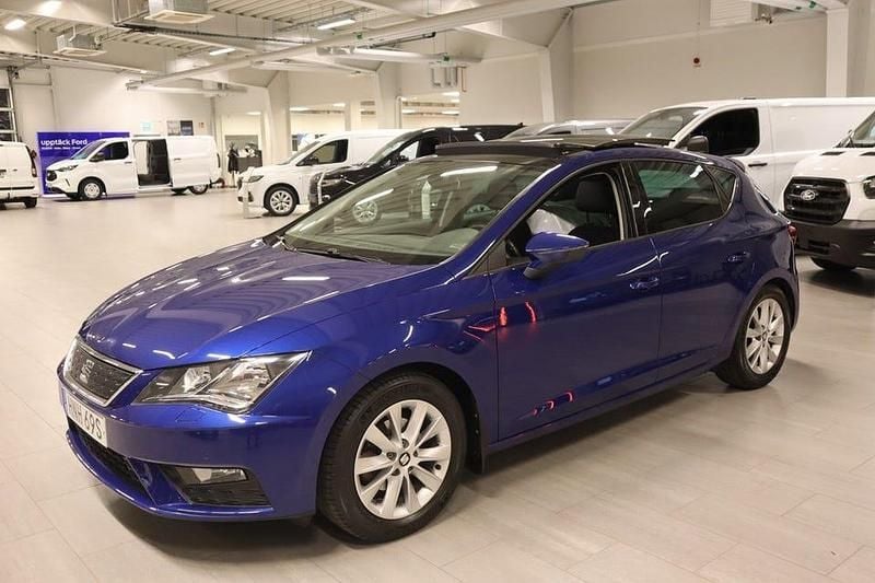Begagnad Seat Leon Style 116 HK (85 kW) 2019 Blå Halvkombi
