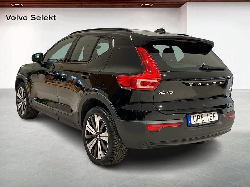 Begagnad Volvo XC40 Single Motor 175 kW (238 HK) 2023 Svart SUV
