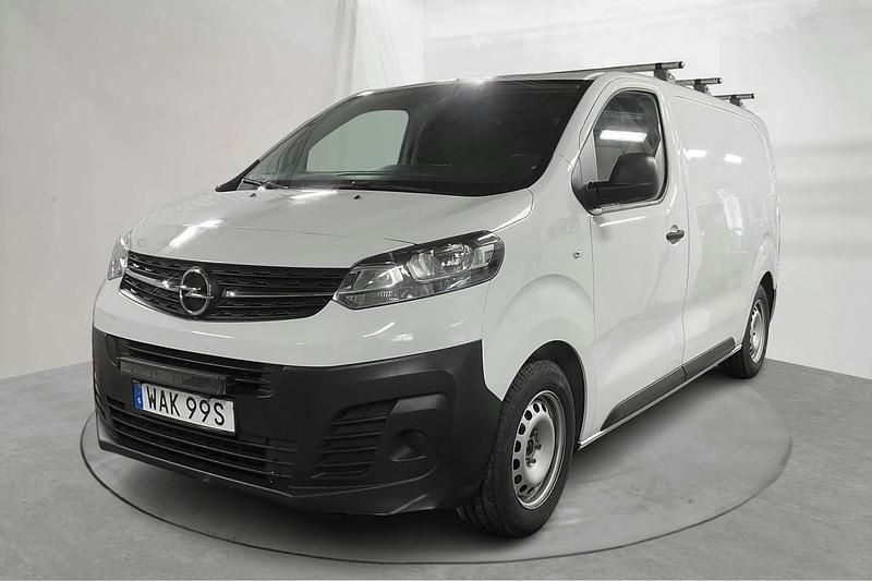 Vit Begagnad 2023 Opel Vivaro Van | 261 000 kr (Bra pris) - Bild 1/4