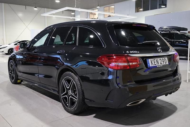 Begagnad Mercedes C300e AMG 211 HK (155 kW) 2021 Svart Kombi