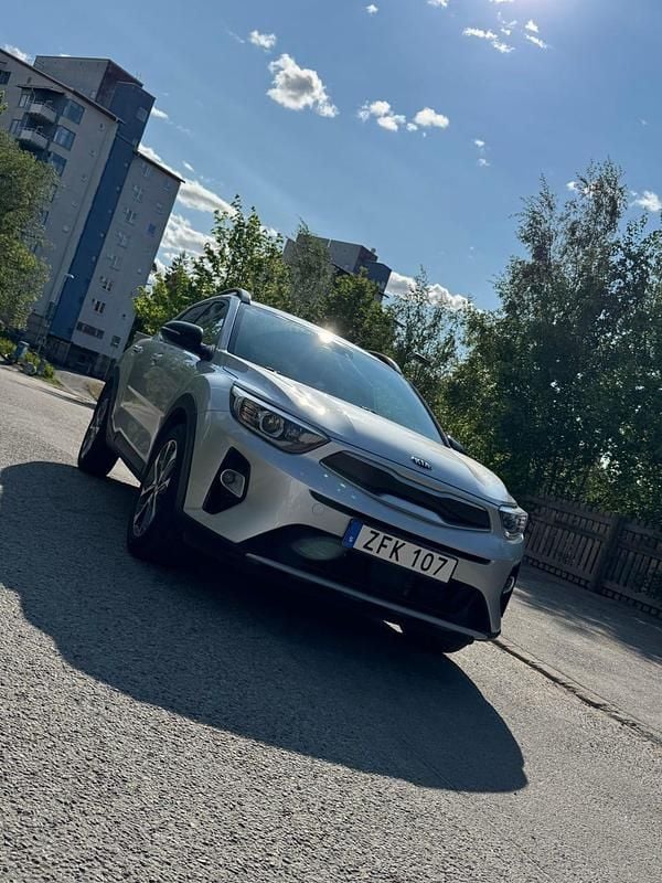 Begagnad 2020 Kia Stonic SUV | 188 900 kr (Marknadspris) - Bild 1/4