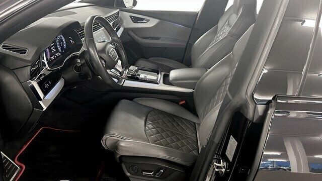 Orcasvart metallic Begagnad 2019 Audi Q8 S-Line SUV | 589 900 kr (Marknadspris) - Bild 1/3