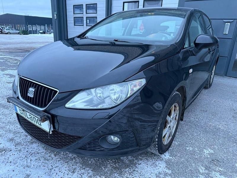 Svart Begagnad 2011 Seat Ibiza Style | 39 900 kr (Marknadspris) - Bild 1/4