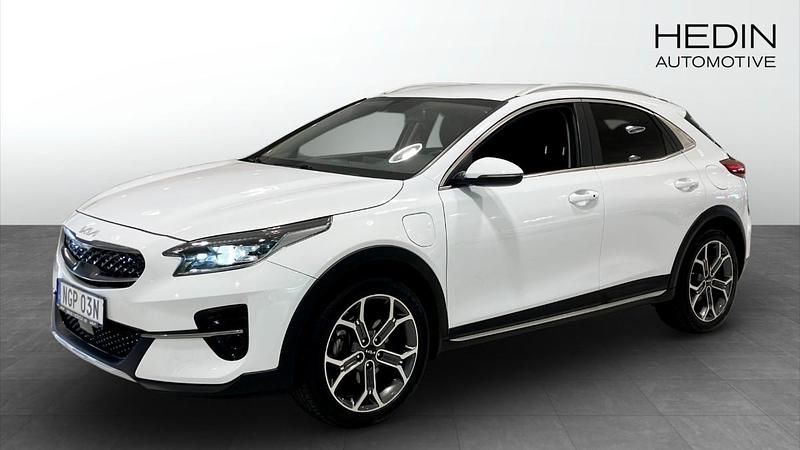 Vit (white) Begagnad 2022 Kia XCeed Advance SUV | 269 900 kr (Marknadspris) - Bild 1/4