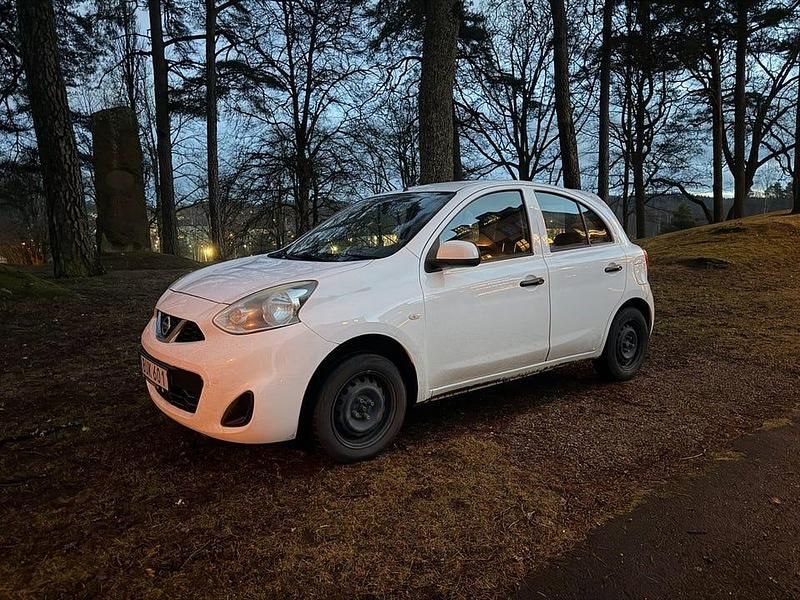 Vit Begagnad 2014 Nissan Micra Halvkombi | 32 900 kr (Lite dyr) - Bild 1/4