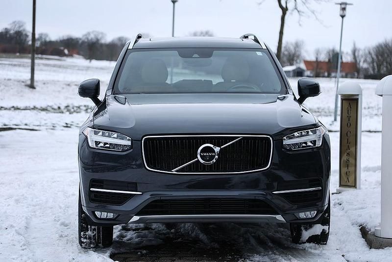 Begagnad Volvo XC90 Momentum 310 HK (228 kW) 2017 Mörkgrå metallic SUV