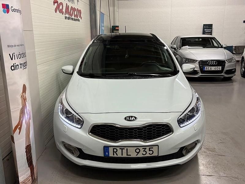 Begagnad Kia Ceed Sportswagon Comfort 128 HK (94 kW) 2014 Vit Kombi