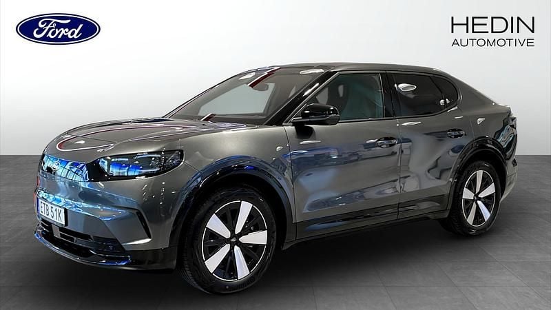 Grå (grey) Ny 2025 Ford Capri Business Edition Sedan | 529 900 kr (Bra pris) - Bild 1/4