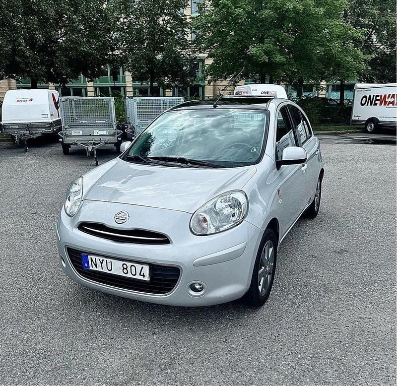 Silver Begagnad 2013 Nissan Micra S Halvkombi | 29 900 kr (Bra pris) - Bild 1/4