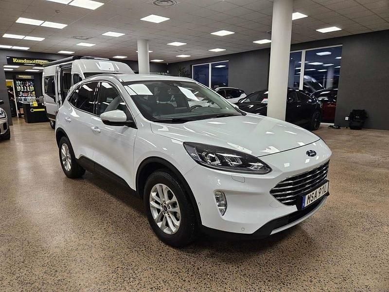 Vit Begagnad 2022 Ford Kuga Titanium SUV | 229 900 kr (Superpris) - Bild 1/4