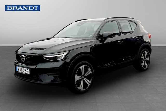 Svart Begagnad 2023 Volvo XC40 Core SUV | 309 900 kr (Marknadspris) - Bild 1/4