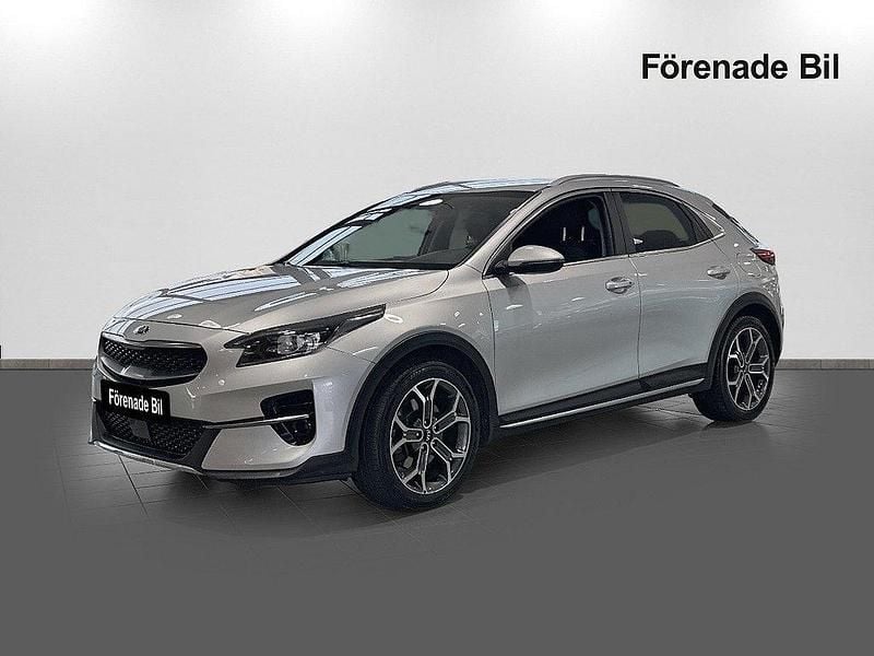 Grå Begagnad 2019 Kia XCeed Advance SUV | 195 000 kr (Marknadspris) - Bild 1/4