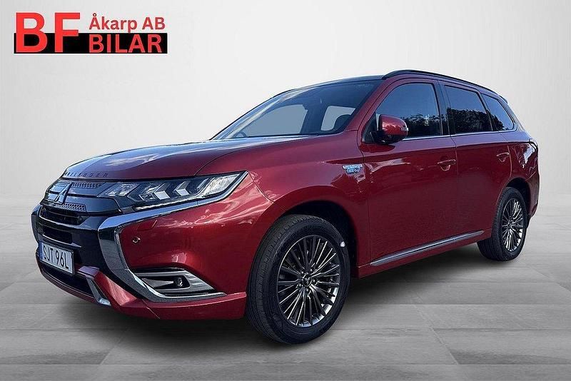 Röd Begagnad 2019 Mitsubishi Outlander P-HEV Edition SUV | 219 500 kr (Marknadspris) - Bild 1/4