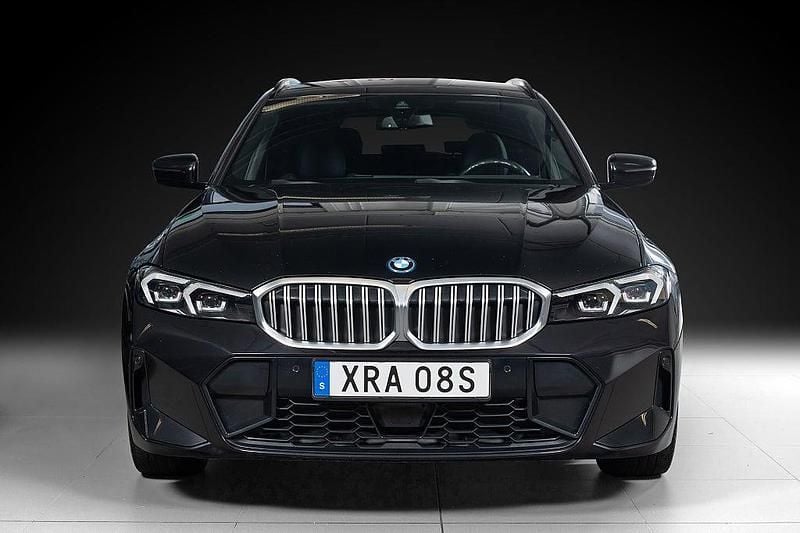 Begagnad BMW 330e M Sport 184 HK (135 kW) 2022 Svart Kombi