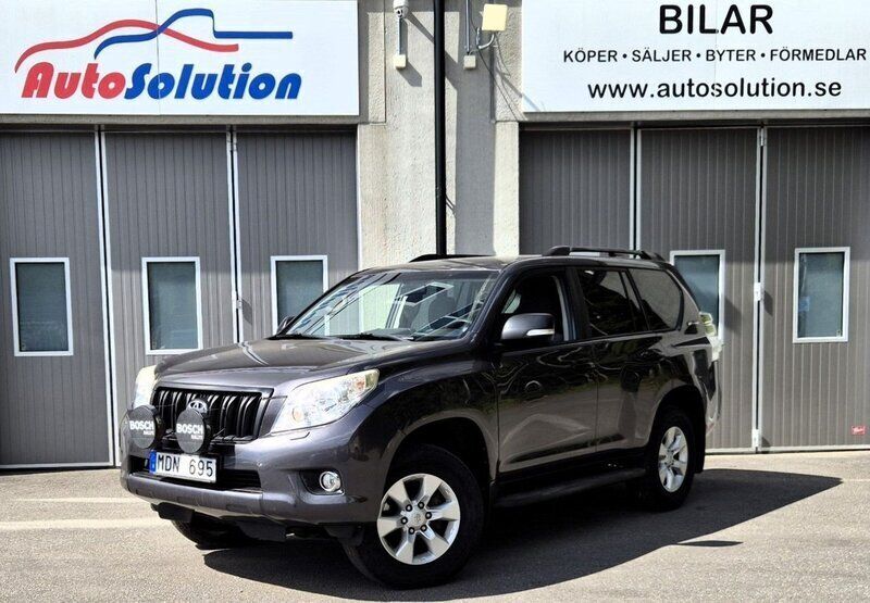 Mörkgrå Begagnad 2011 Toyota Land Cruiser SUV | 234 900 kr - Bild 1/2