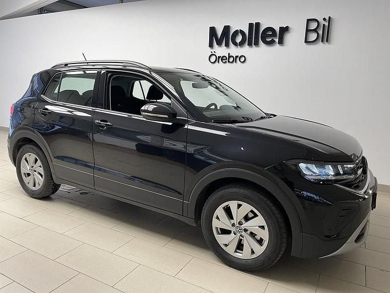 Deep black pearl Begagnad 2024 VW T-Cross Life SUV | 219 900 kr (Bra pris) - Bild 1/4