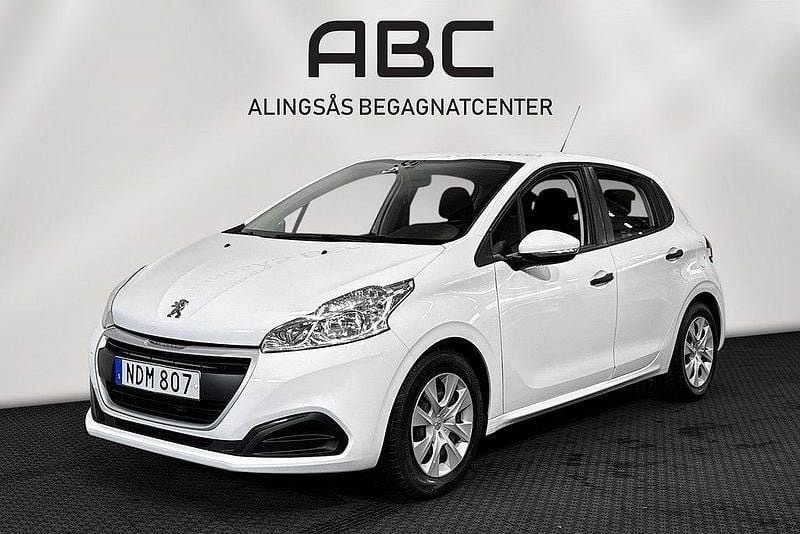 Vit Begagnad 2016 Peugeot 208 Halvkombi | 67 000 kr (Bra pris) - Bild 1/4