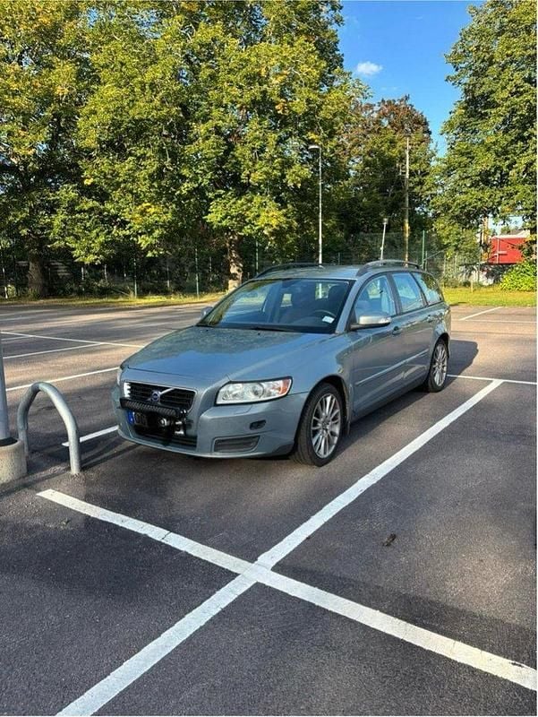 Blå Begagnad 2008 Volvo V50 Kinetic Kombi | 35 500 kr (Bra pris) - Bild 1/2
