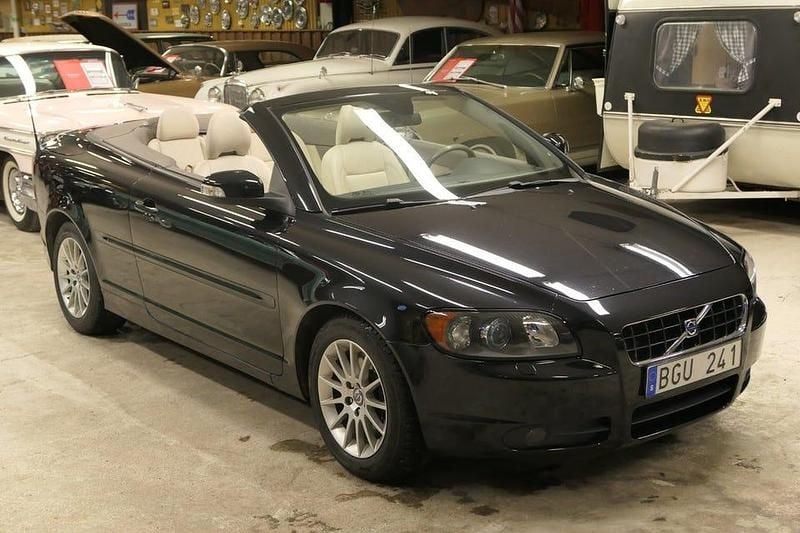 Svart Begagnad 2008 Volvo C70 Summum Cab | 149 000 kr (Lite dyr) - Bild 1/4