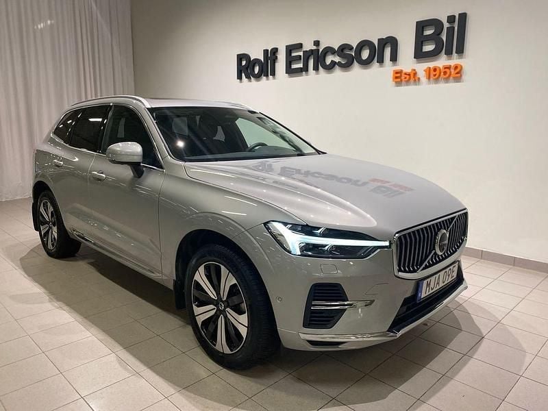 Silver Begagnad 2023 Volvo XC60 Plus SUV | 469 500 kr (Marknadspris) - Bild 1/4