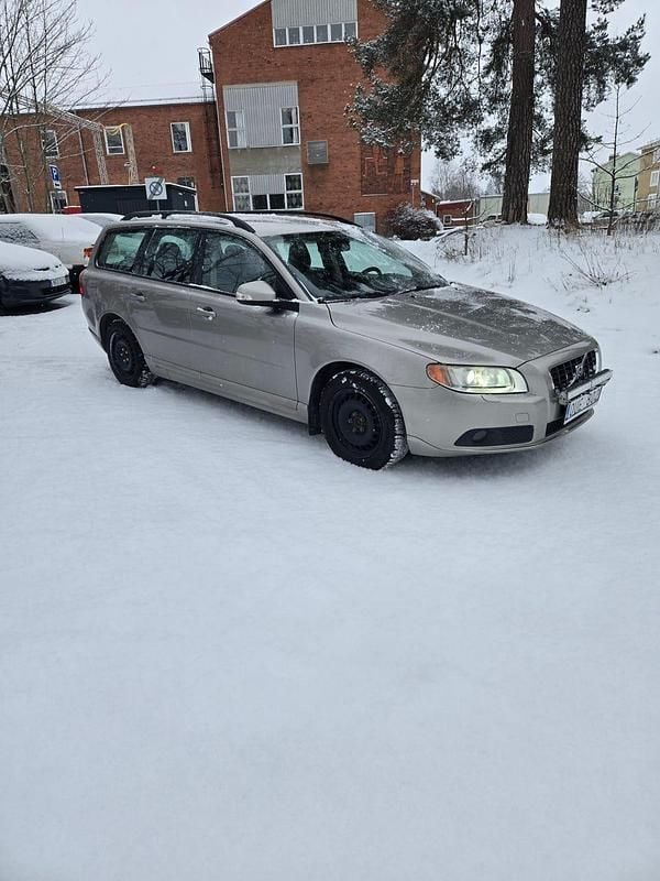 Begagnad 2009 Volvo V70 Kombi | 35 000 kr (Superpris) - Bild 1/4
