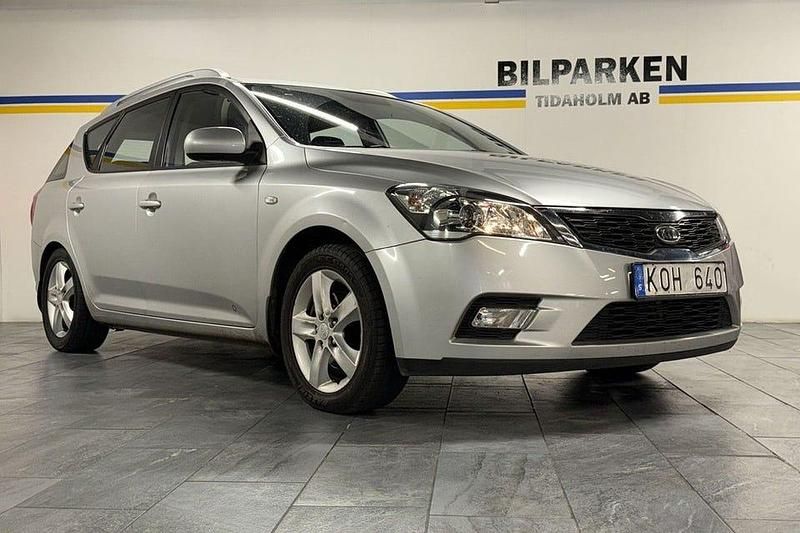Begagnad Kia Ceed Sportswagon 116 HK (85 kW) 2009 Silver Kombi