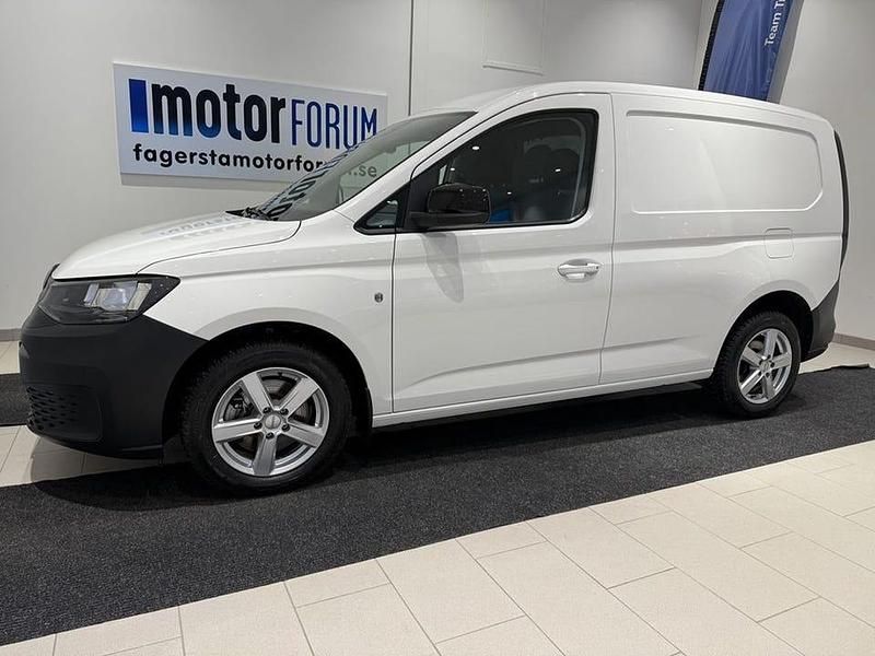 Vit Begagnad 2023 VW Caddy Minibuss | 314 900 kr (Marknadspris) - Bild 1/4