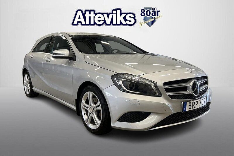Silver Begagnad 2015 Mercedes A200 Halvkombi | 154 900 kr (Marknadspris) - Bild 1/4