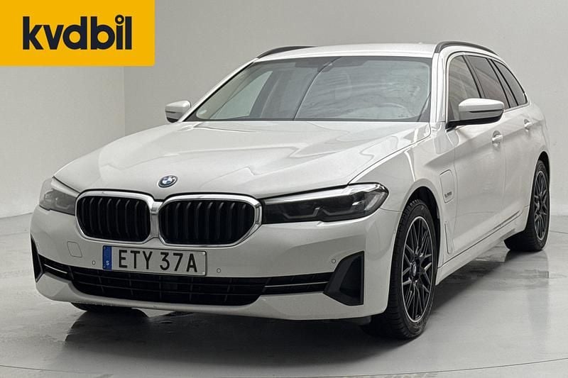Begagnad BMW 530 292 HK (214 kW) 2023 Vit Kombi