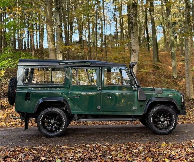 Begagnad Land Rover Defender 122 HK (89 kW) 2006 Mörkgrön (grön) Kombi