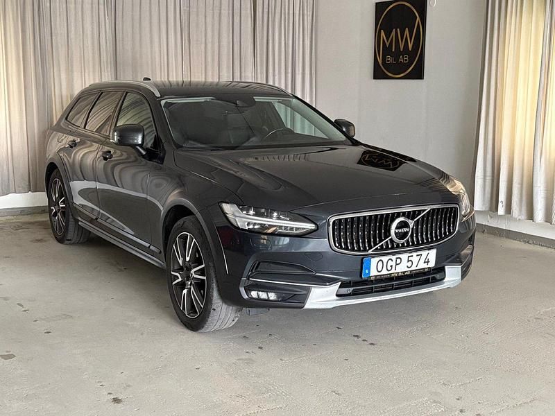 Grå Begagnad 2019 Volvo V90 CC Kombi | 214 900 kr (Marknadspris) - Bild 1/4