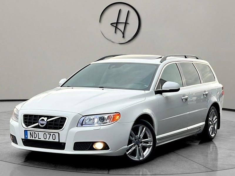 Begagnad Volvo V70 SE 163 HK (119 kW) 2012 Vit Kombi