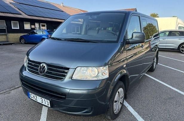 Grå Begagnad 2008 VW Caravelle Comfortline Minibuss | 89 000 kr (Bra pris) - Bild 1/2