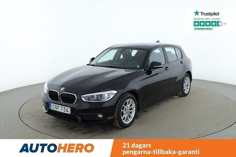 Svart Begagnad 2016 BMW 118 Advantage Halvkombi | 154 000 kr (Marknadspris) - Bild 1/4