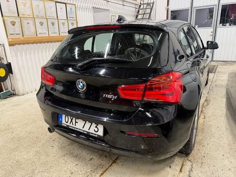 Begagnad BMW 116 Advantage 116 HK (85 kW) 2015 Svart Halvkombi