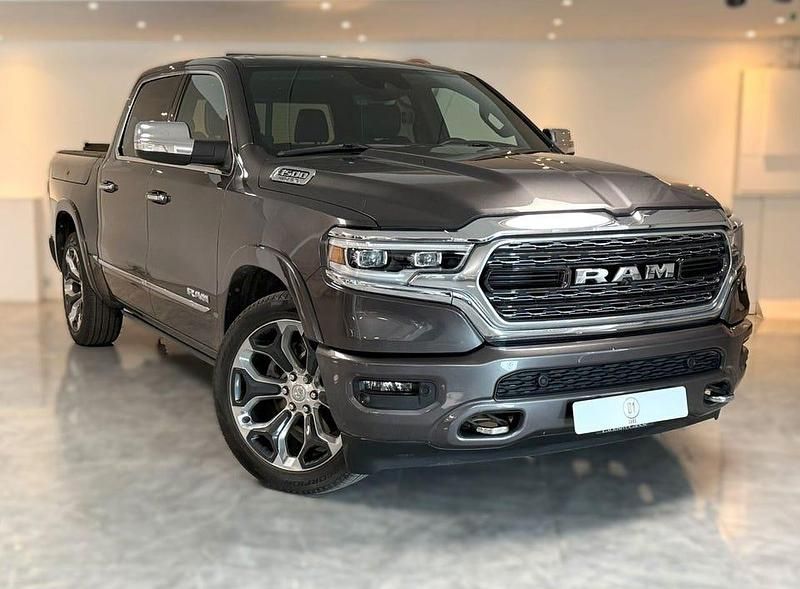 Grå Begagnad 2022 Dodge Ram Limited Pickup | 899 000 kr - Bild 1/4