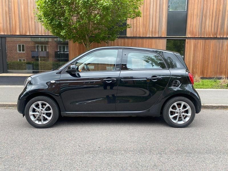 Begagnad Smart ForFour 71 HK (52 kW) 2014 Svart Halvkombi