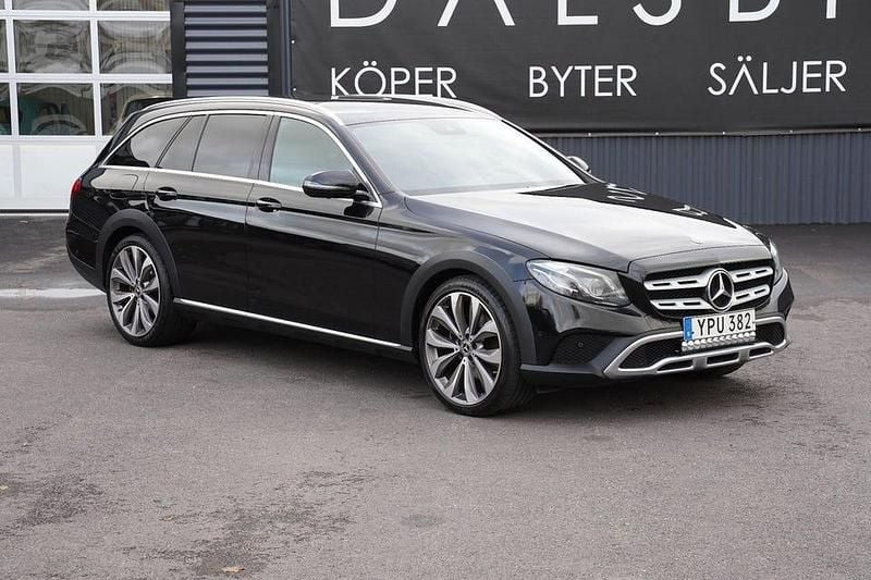Obsidiansvartmetallic Begagnad 2019 Mercedes E220 Kombi | 269 000 kr (Bra pris) - Bild 1/4