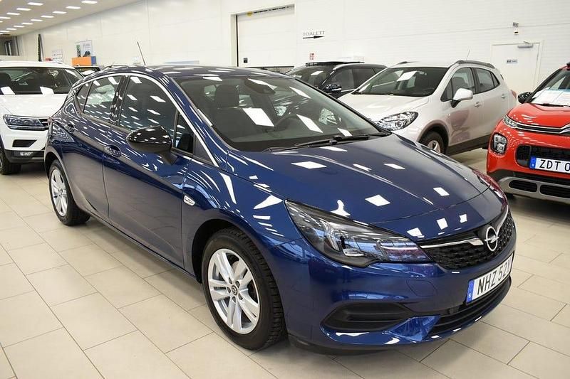 Begagnad Opel Astra Business Elegance 146 HK (107 kW) 2021 Blåmetallic Halvkombi